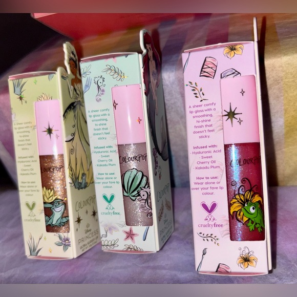 Disney Makeup Eraser Set  w/ 3 lip glosses and set of 5 socks - Picture 5 of 14